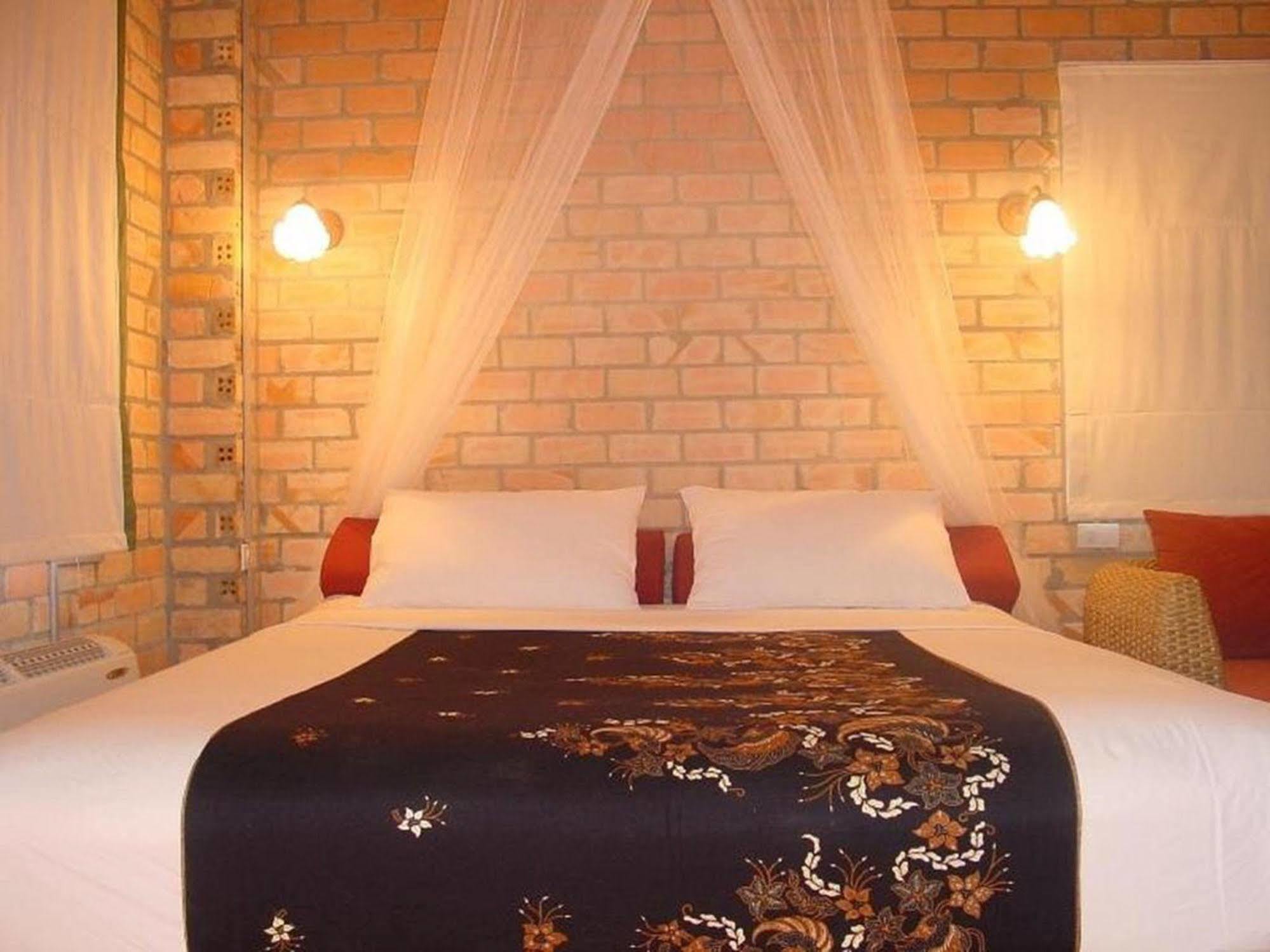 ซีไพน์ วิลลา ลีเบิร์ก Hotel Nai Yang ภายนอก รูปภาพ